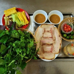 Bánh tráng cuốn thịt heo phố Phương Mai